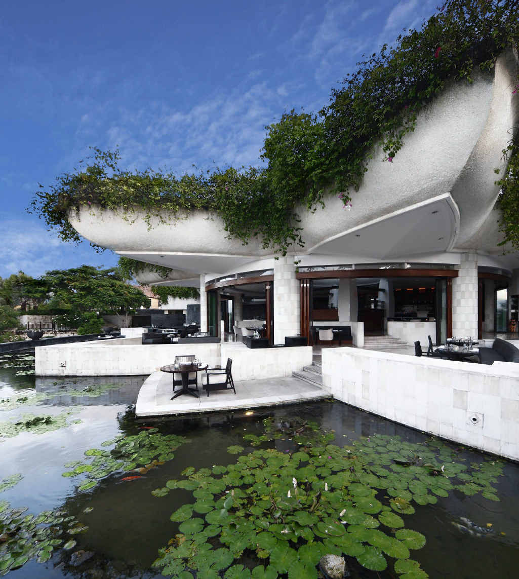 Surrounded by a floating pond, Dava restaurant at the Ayana Resort and Spa at Jimbaran, Bali is a must for connoisseurs of fine dining. Surrounded by a floating pond, Dava restaurant at the Ayana Resort and Spa at Jimbaran, Bali is a must for connoisseurs of fine dining.
